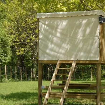 Campsite Les Etoiles Du Brochet *